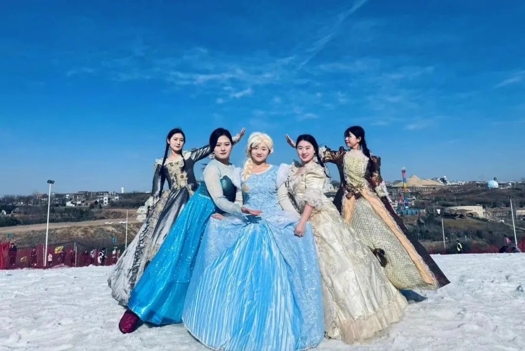 滑雪！演艺！科技！夜游！美食! 这一次，白鹿原影视城心意值拉满！！！