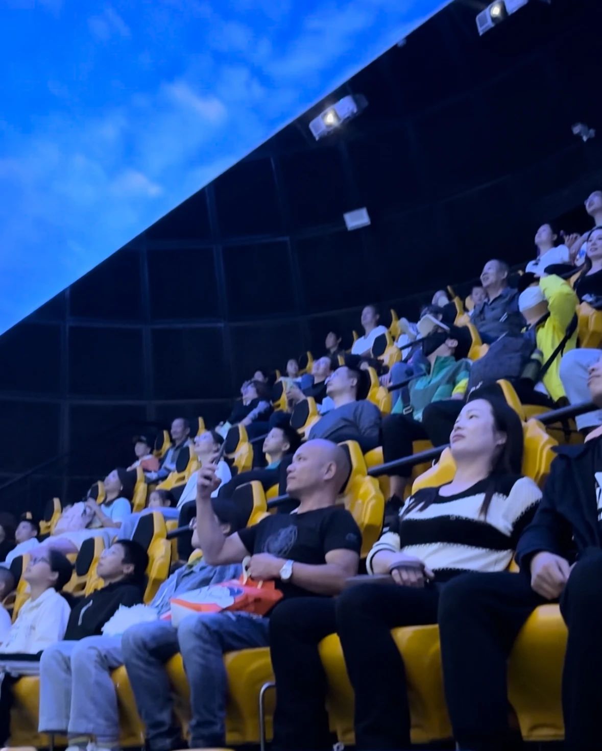 在白鹿原影视城遇见未来 启程无限科幻之旅