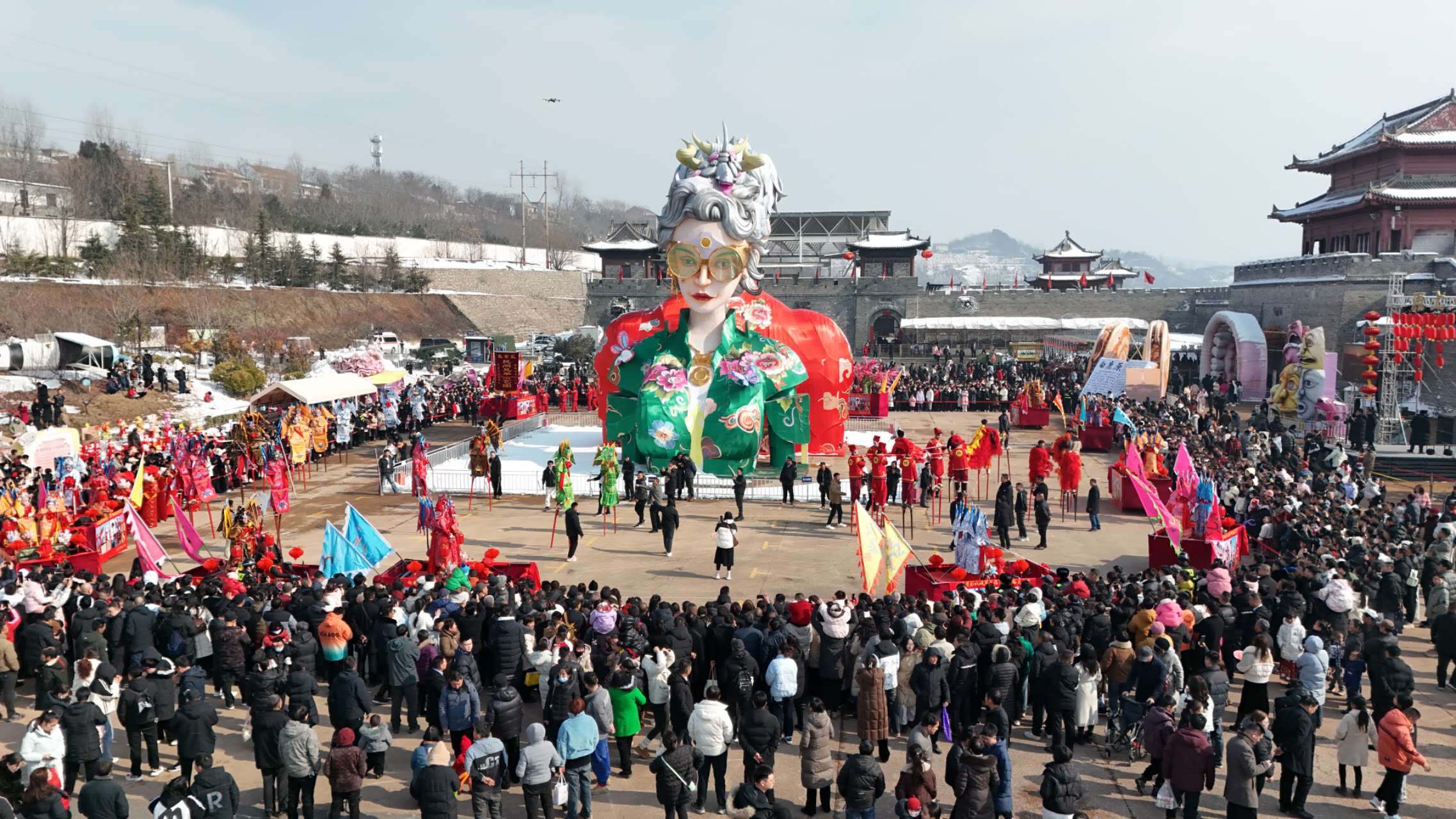 白鹿原影视城大年初一迎来开门红，“全年好运”模式已开启！