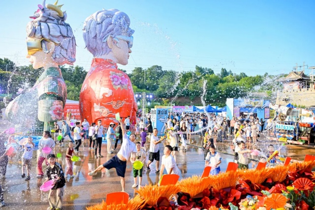 承包你的暑期快乐！白鹿原影视城把夏天“冻”成22℃！