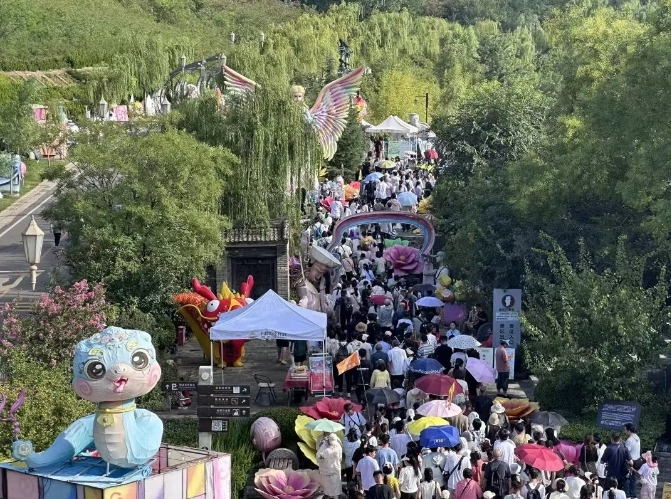 白鹿原影视城暑期多措并举 夜经济“燃爆”盛夏